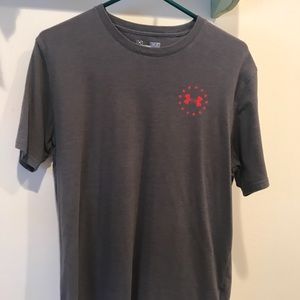 Men’s Under Armour tee shirt Gently used!